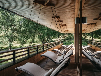 Wellnessurlaub - Babysitterservice - Schwebeliegen im AlpinSPA - Das Naturhotel Chesa Valisa****s