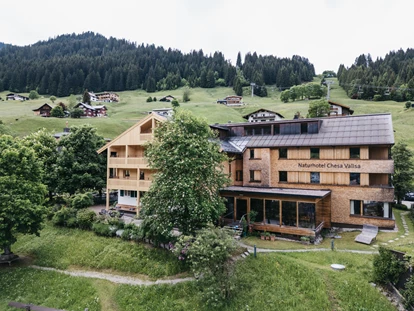 Wellnessurlaub - Babysitterservice - Stammhaus mit neuer Aussenfassade - Das Naturhotel Chesa Valisa****s