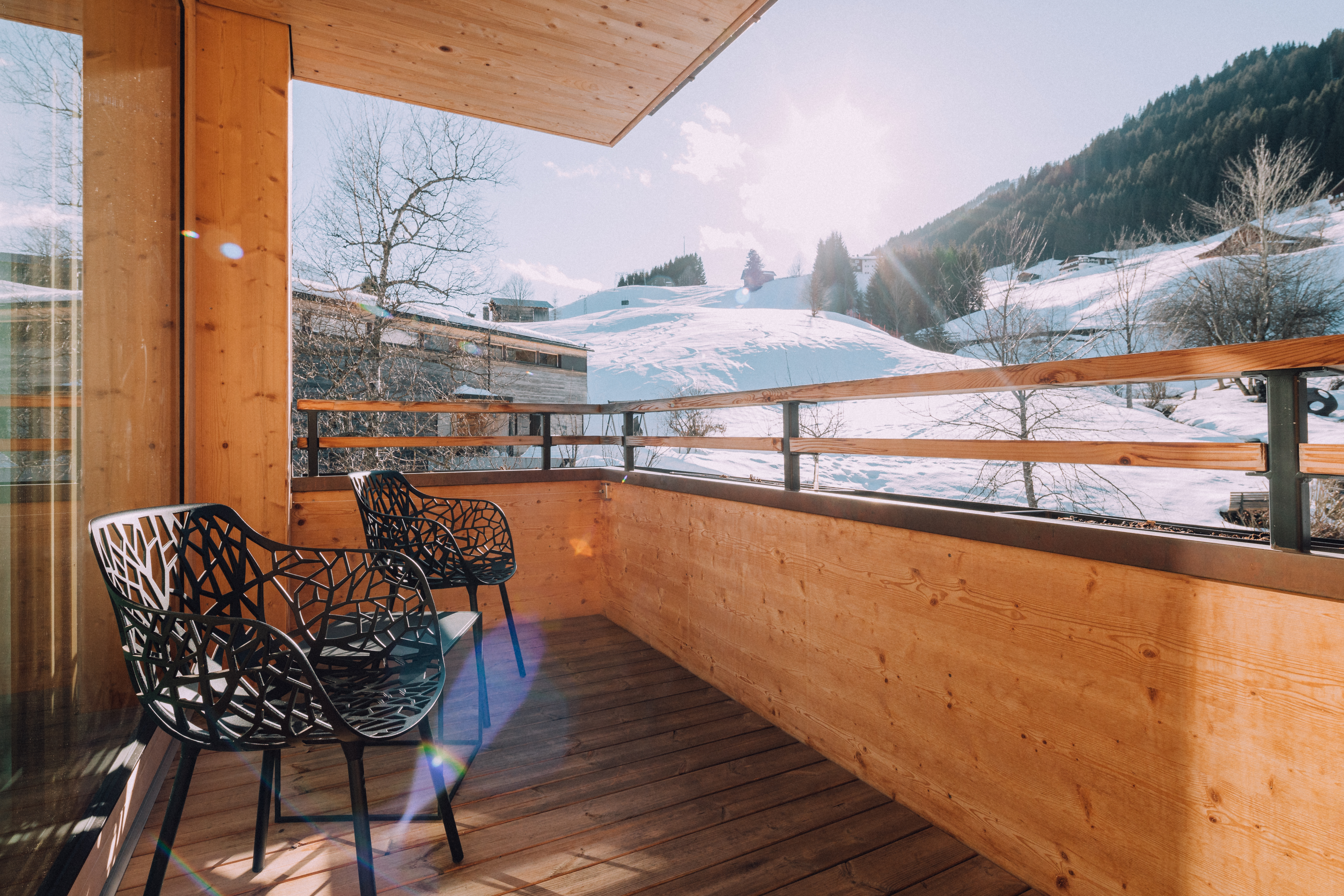 Wellnessurlaub - Damüls - Balkon im Winter - Das Naturhotel Chesa Valisa****s