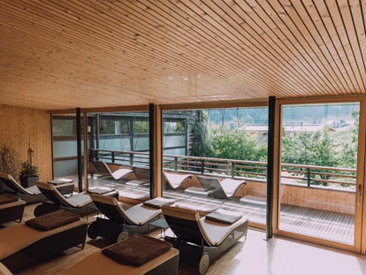 Wellnessurlaub - Babysitterservice - Wellnessbereich - Das Naturhotel Chesa Valisa****s
