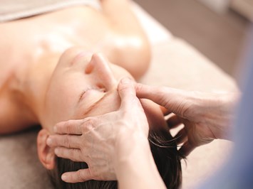 Thermenhotel Vier Jahreszeiten Loipersdorf Massagen im Detail Massage & Beauty im Hotel