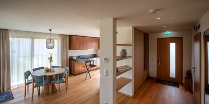 Wellnessurlaub - Umgebungsschwerpunkt: am Land - Gramatneusiedl - Residenzen am See - parkside - Eingang/Essbereich und Küche - VILA VITA Pannonia