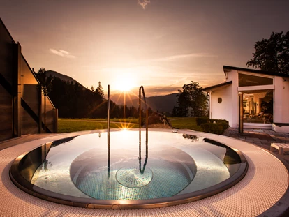 Wellnessurlaub - Day SPA - Altenmarkt im Pongau - Whirlpool - Alm- & Wellnesshotel Alpenhof