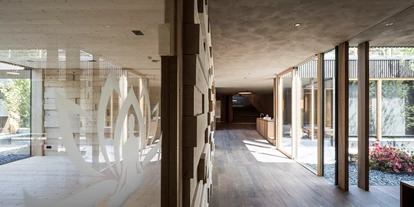 Wellnessurlaub - Dorf Tirol - Yoga - ADLER Spa Resort DOLOMITI