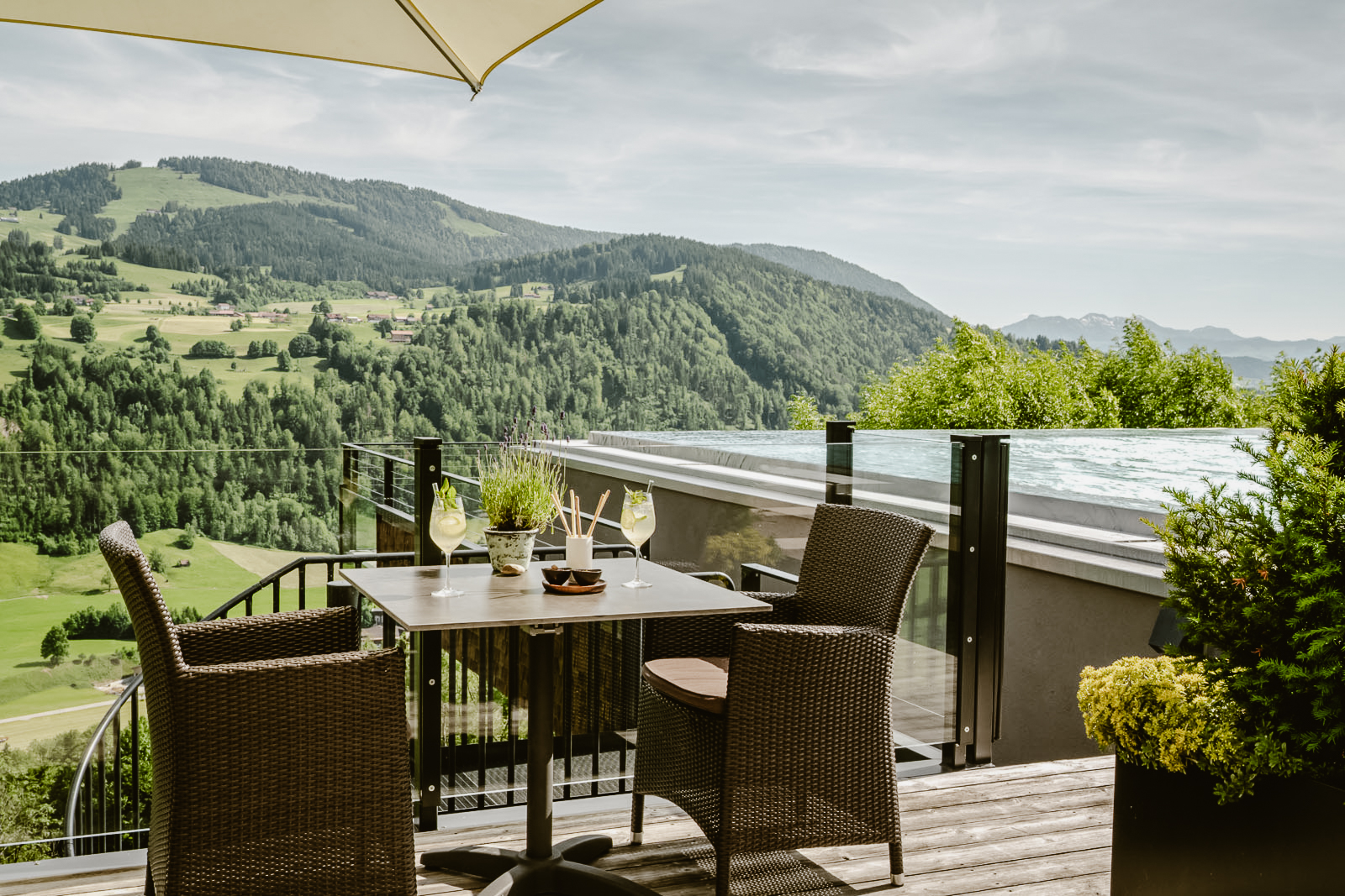 Wellnesshotel: Panoarama-Terrasse - Bergkristall - Mein Resort im Allgäu - Hotel | Umgebung