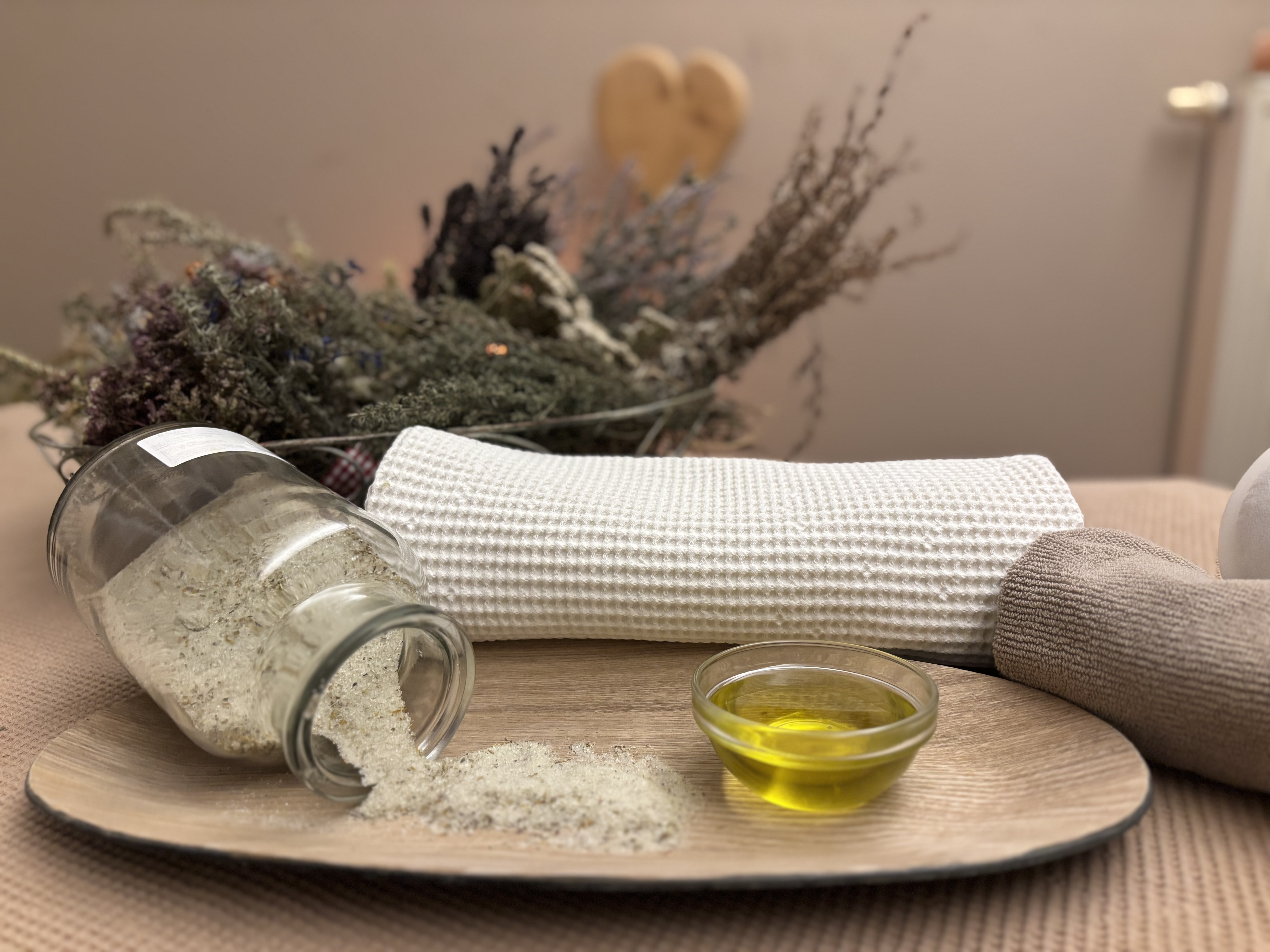 Biohotel Eggensberger**** Massagen im Detail Alpenkräuter-Dampfstempel-Massage