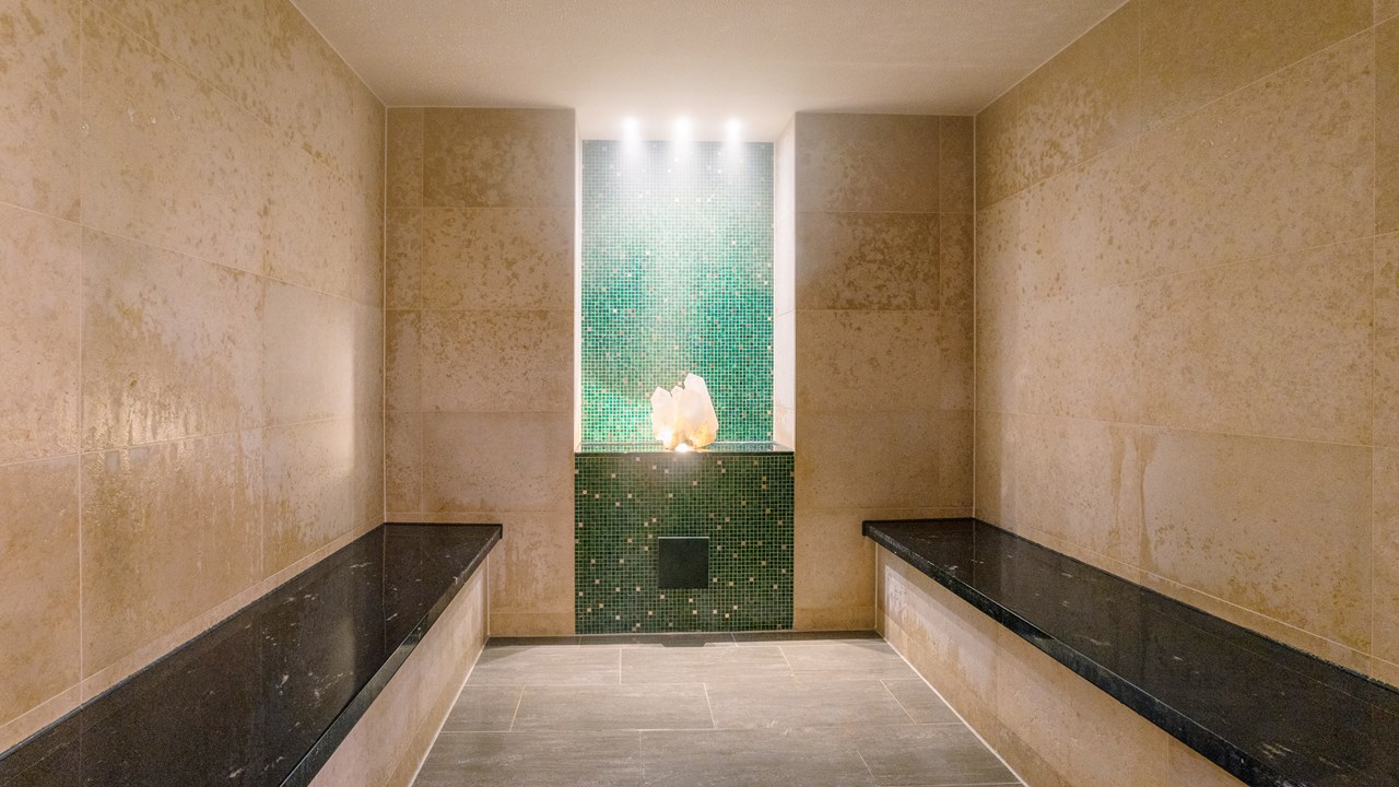 Biohotel Eggensberger**** Saunen und Bäder im Detail Bergkristall Dampfbad