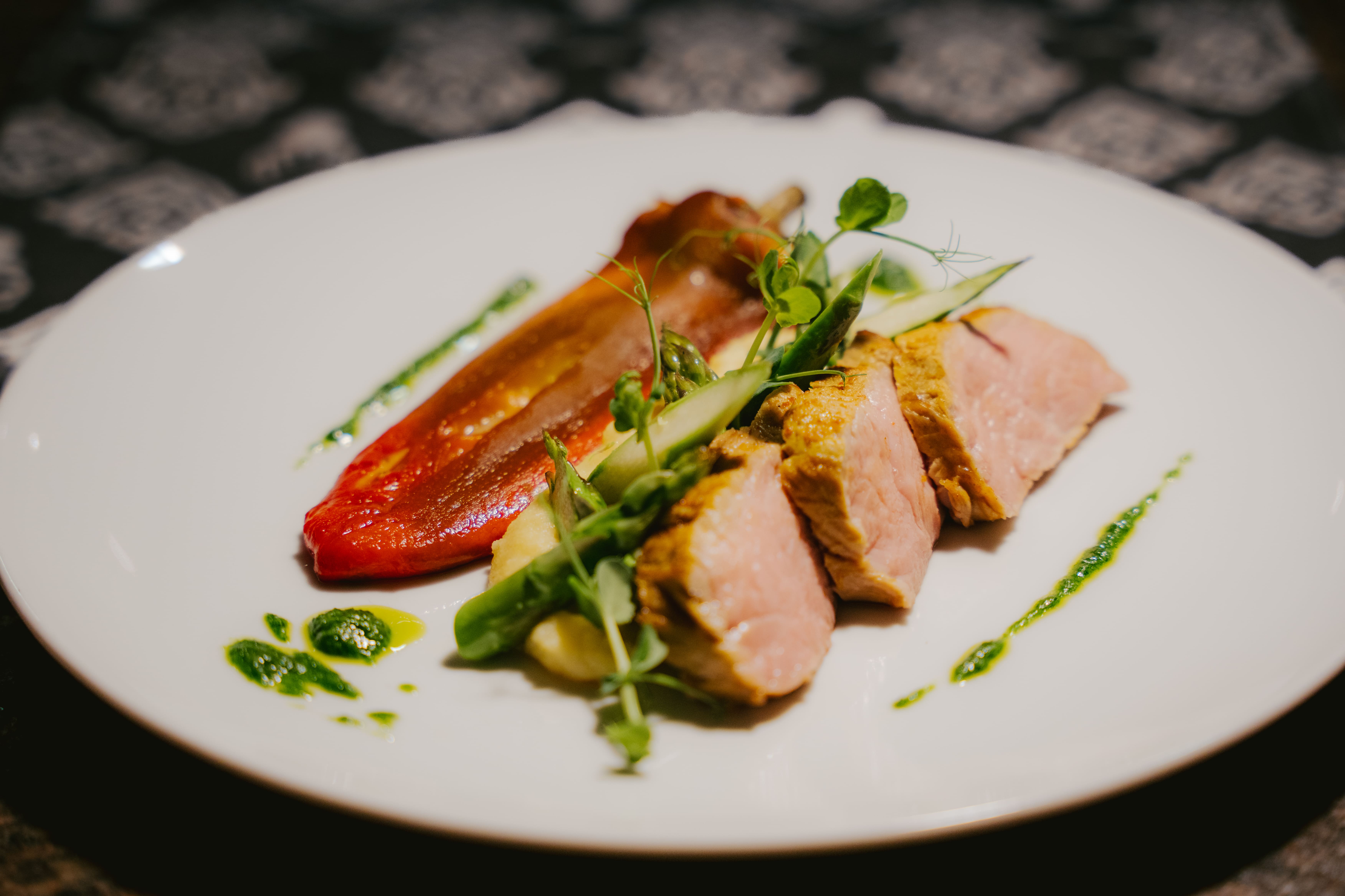 Wellnesshotel: Mehrgang-Menü im Rahmen der 3/4-Bio-Verwöhnpension mit Hauptgang zur Wahl - Biohotel Eggensberger**** - Hotel | Umgebung, Kulinarik | Restaurant