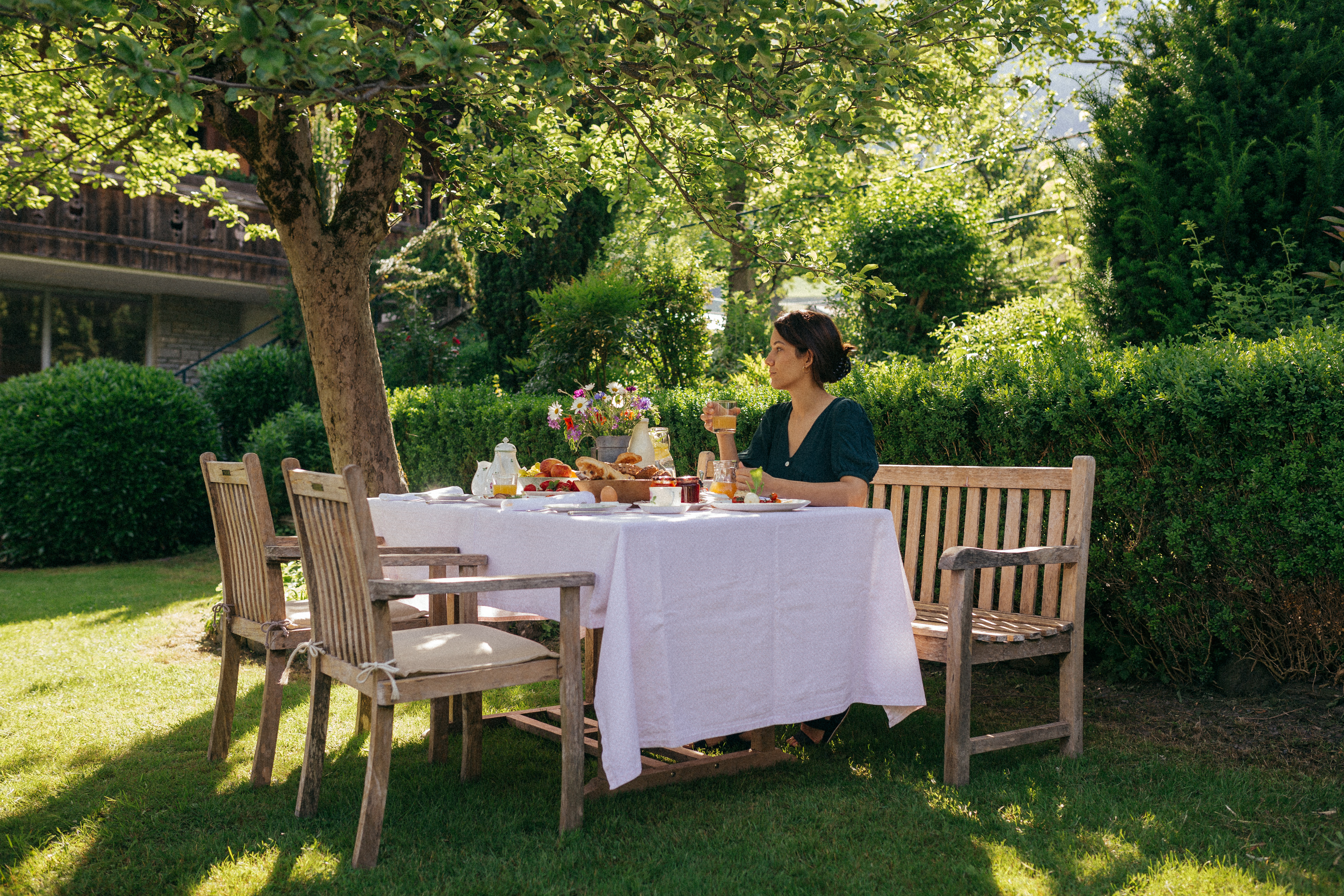 Wellnessurlaub - Kitzbühel - Frühstück im Garten - Natur Resort Rissbacher