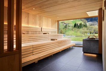 Wellnesshotel: Sauna mit Blick ins Grüne - Natur Resort Rissbacher