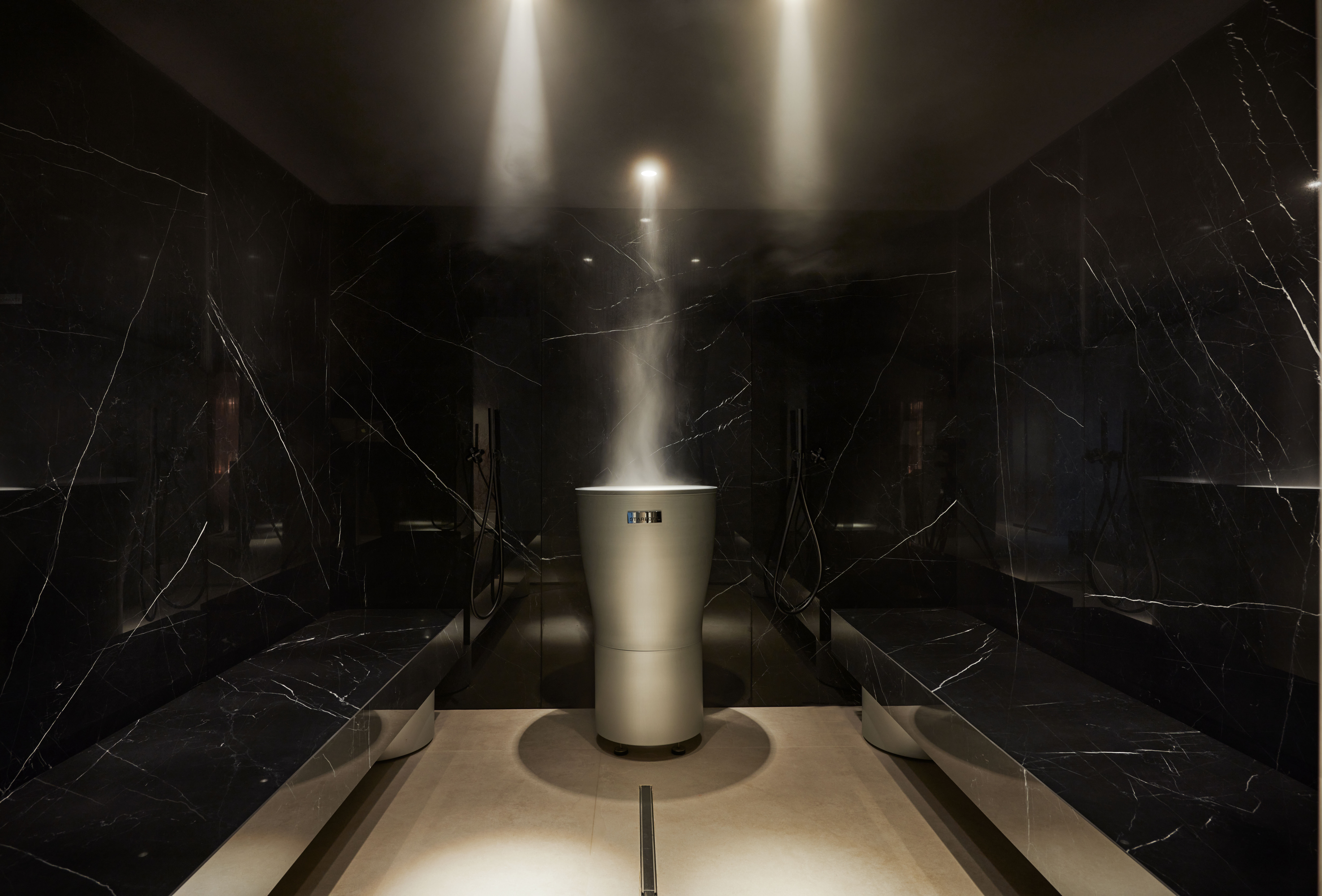 SCHLOSS Zermatt - CBD & Adaptogenic Spa Hotel Saunen und Bäder im Detail Dampfbad