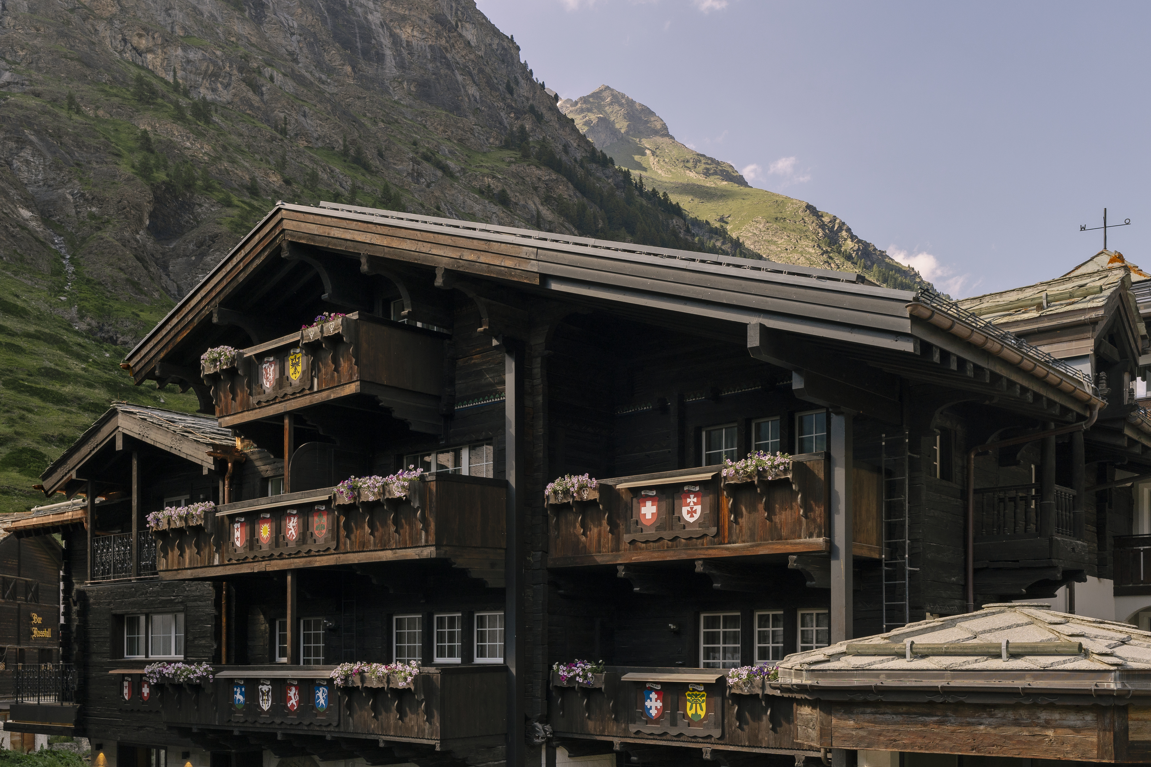 Wellnesshotel: Aussenansicht - SCHLOSS Zermatt - CBD & Adaptogenic Spa Hotel