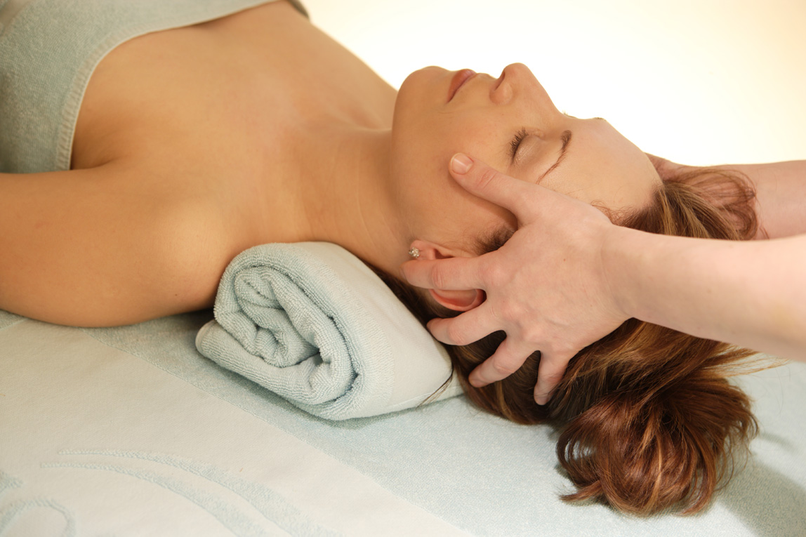 St. Joseph Royal Regent**** Karlovy Vary Massagen im Detail Manager- Kopfmassage