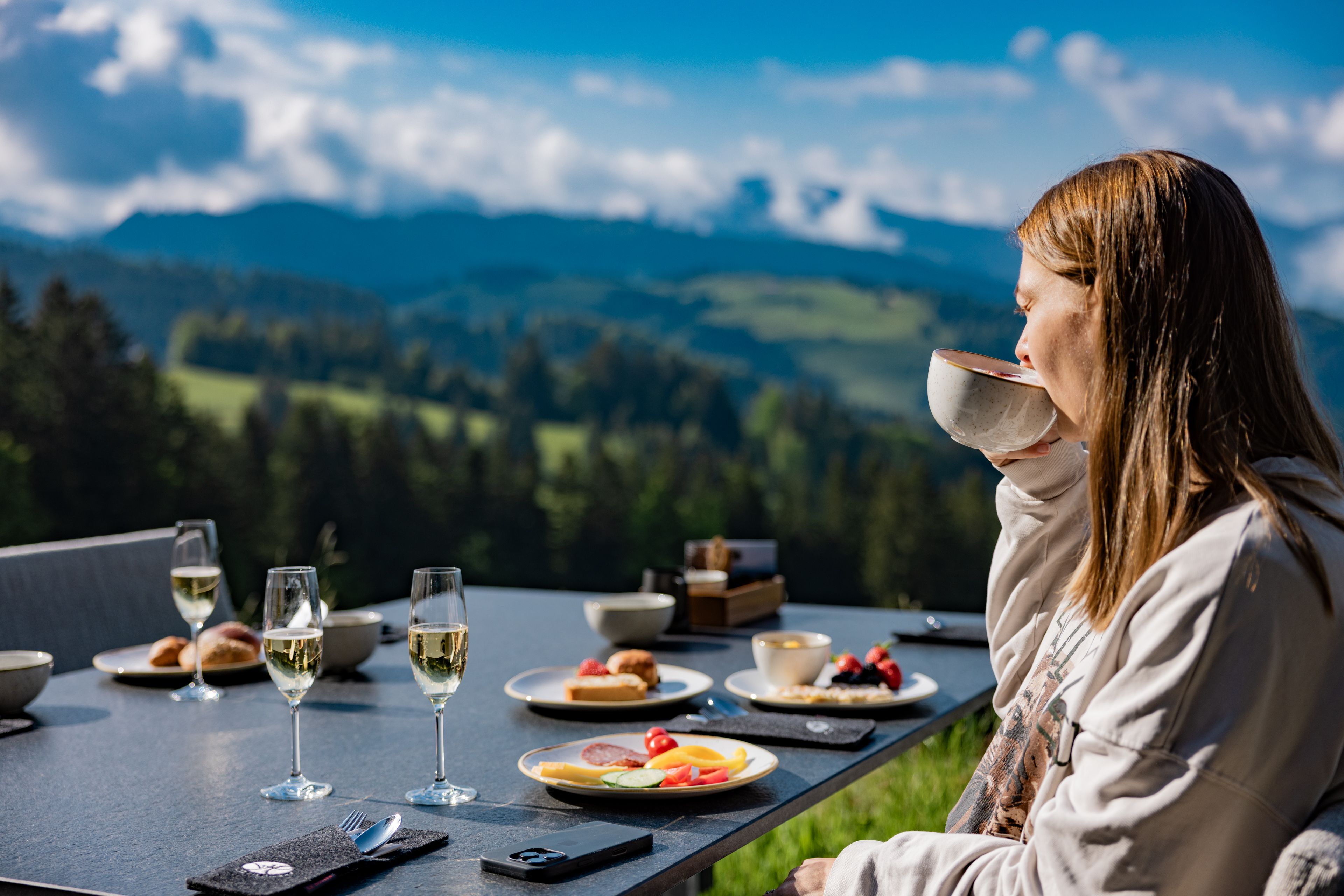 Wellnesshotel: Haubers Bergfrühstück am Schwalbennest. Genuss auf 950hm inmitten der Natur. - Haubers Naturresort
