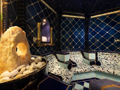 Wellnessurlaub - Private Spa - Otterbach (Sankt Florian am Inn) - Edelstein-Aroma-Dampfbad - 5* Wellness- & Sporthotel Jagdhof