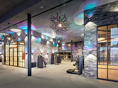 Wellnessurlaub - Private Spa - Otterbach (Sankt Florian am Inn) - Fitness-Center auf 1.380 qm - 5* Wellness- & Sporthotel Jagdhof