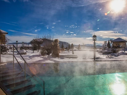 Wellnessurlaub - Private Spa - Otterbach (Sankt Florian am Inn) - Winter-Wellness - 5* Wellness- & Sporthotel Jagdhof