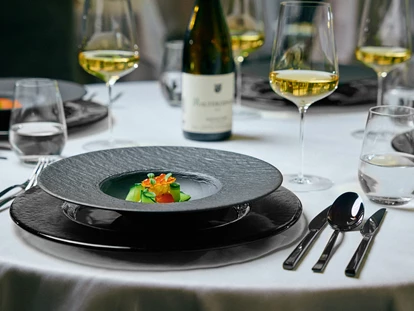 Wellnessurlaub - Private Spa - Otterbach (Sankt Florian am Inn) - Vorspeise: Dry Aged Lachs - 5* Wellness- & Sporthotel Jagdhof