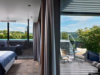 Wellnessurlaub - Private Spa - Otterbach (Sankt Florian am Inn) - Rooftop-Pool-Suite - 5* Wellness- & Sporthotel Jagdhof