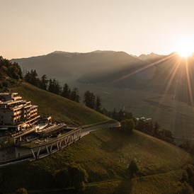 Wellnesshotel: Außenansicht Hotel - Morgenstimmung - DAS GERSTL Alpine Retreat