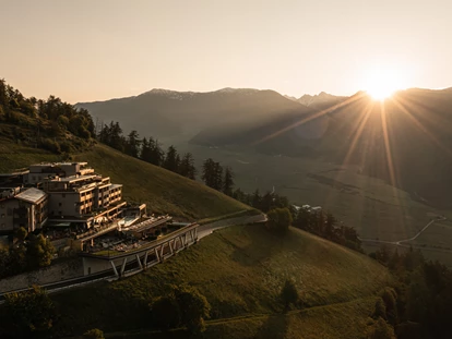 Wellnessurlaub - Pilates - Außenansicht Hotel - Morgenstimmung - DAS GERSTL Alpine Retreat