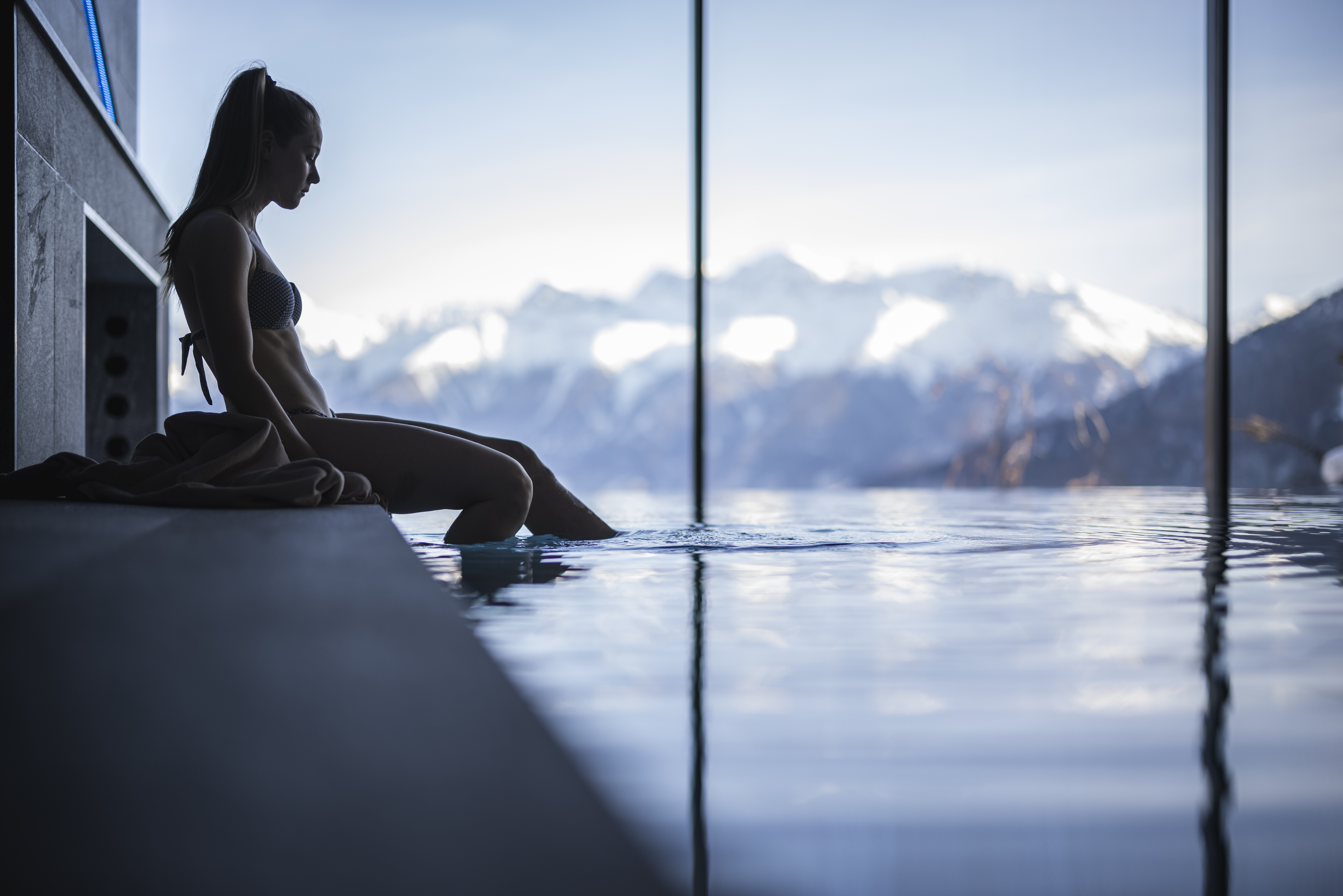Wellnessurlaub - Indoor Infinity Pool - DAS GERSTL Alpine Retreat