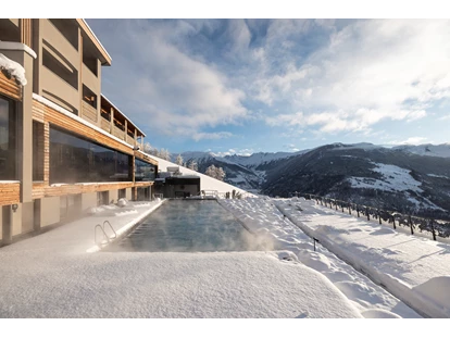 Wellnessurlaub - Pilates - Outdoor Pool im Winter - DAS GERSTL Alpine Retreat