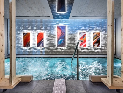 Wellnessurlaub - Pilates - Marmor Whirlpool im Saunabereich - DAS GERSTL Alpine Retreat