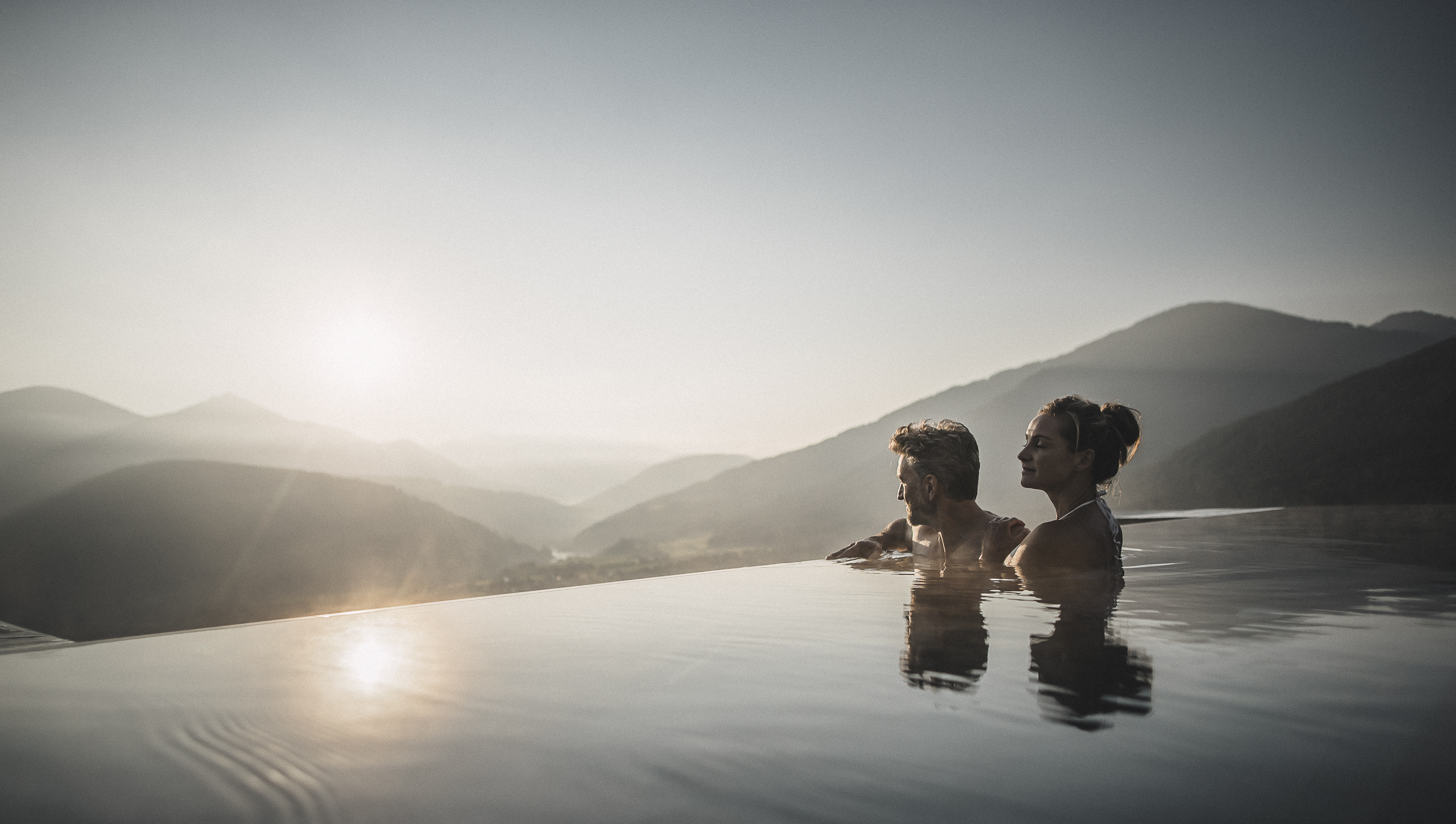 Wellnessurlaub - Pools: Infinity Pool - Alta Badia - Hotel Hubertus