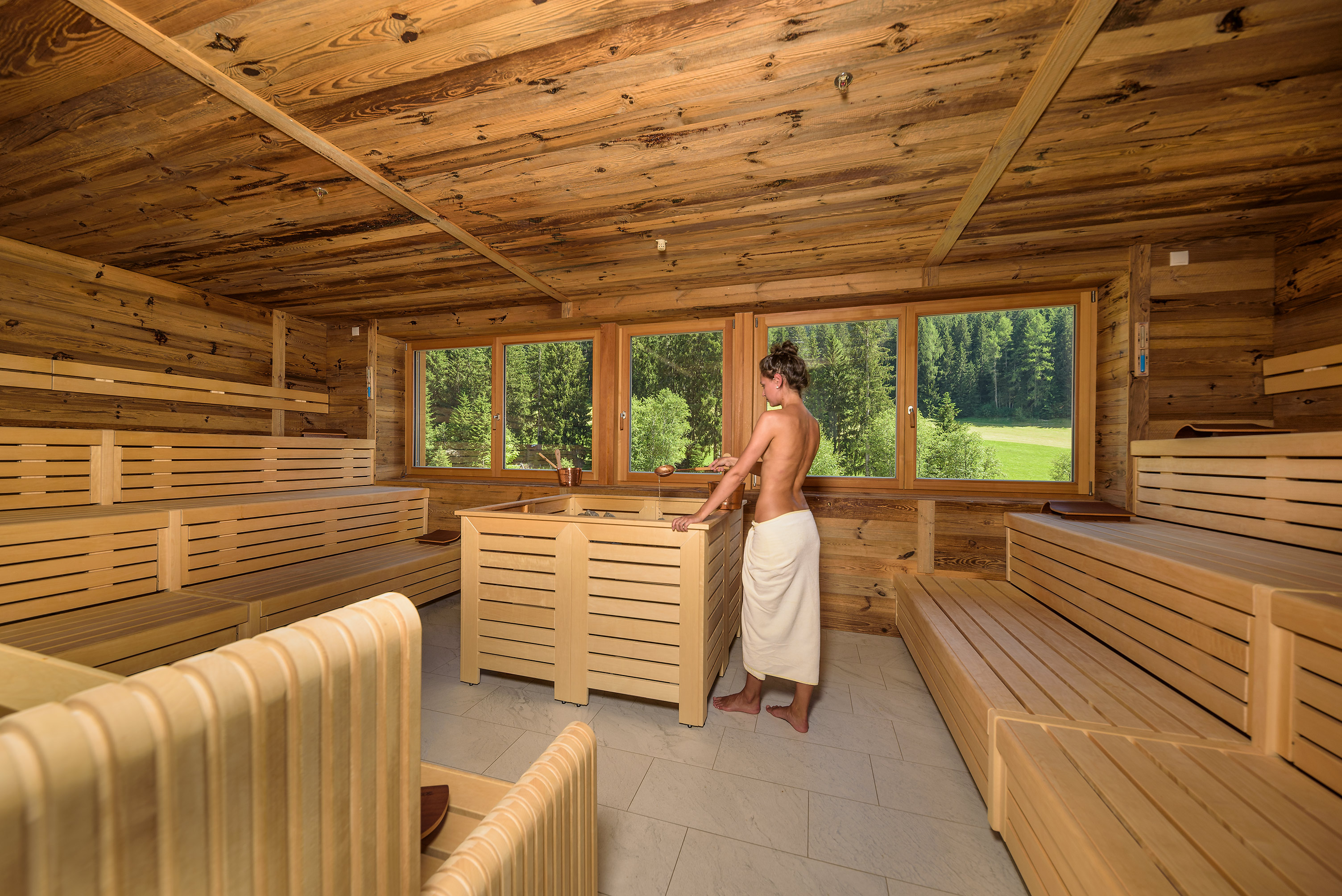 Alpine Nature Hotel Stoll Saunen und Bäder im Detail Panorama Sky Sauna 