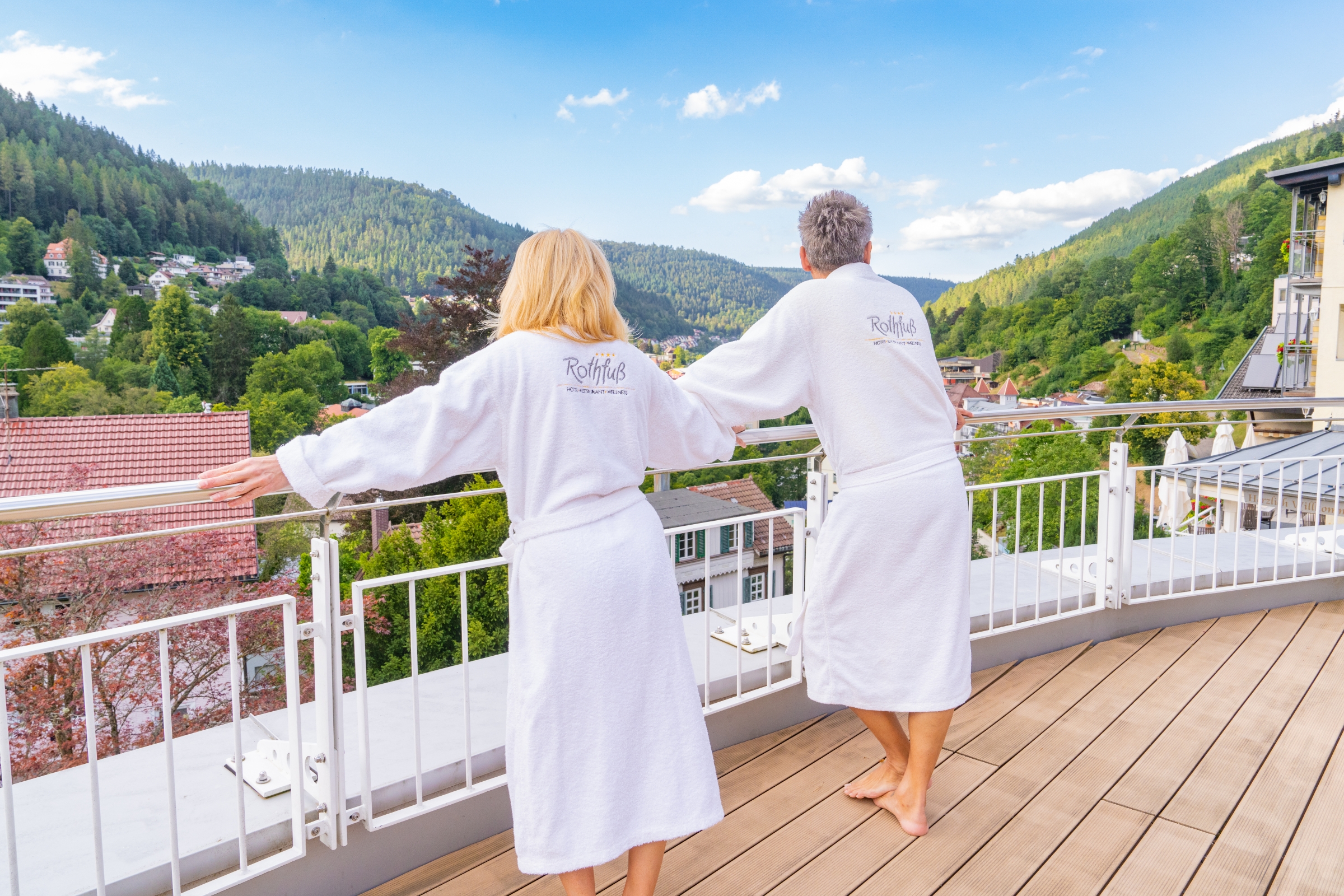 Wellnesshotel: Sonnenterasse mit Ausblick - Wellnesshotel Rothfuss