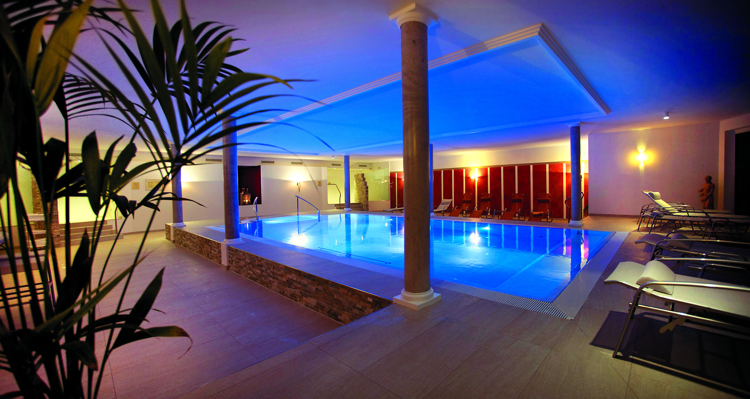 Wellnesshotel: Innenpool - Wellnesshotel Rothfuss