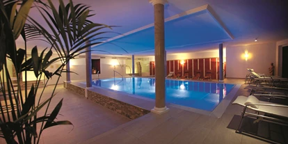 Wellnessurlaub - Hotelbar - Ubstadt-Weiher - Innenpool - Wellnesshotel Rothfuss