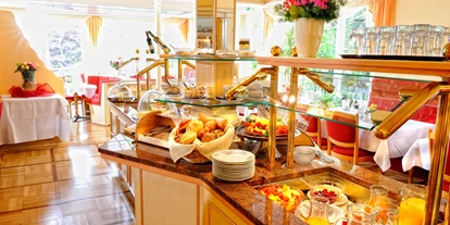 Wellnessurlaub - Hotelbar - Ubstadt-Weiher - Frühstück im Restaurant Sommerbergblick - Wellnesshotel Rothfuss