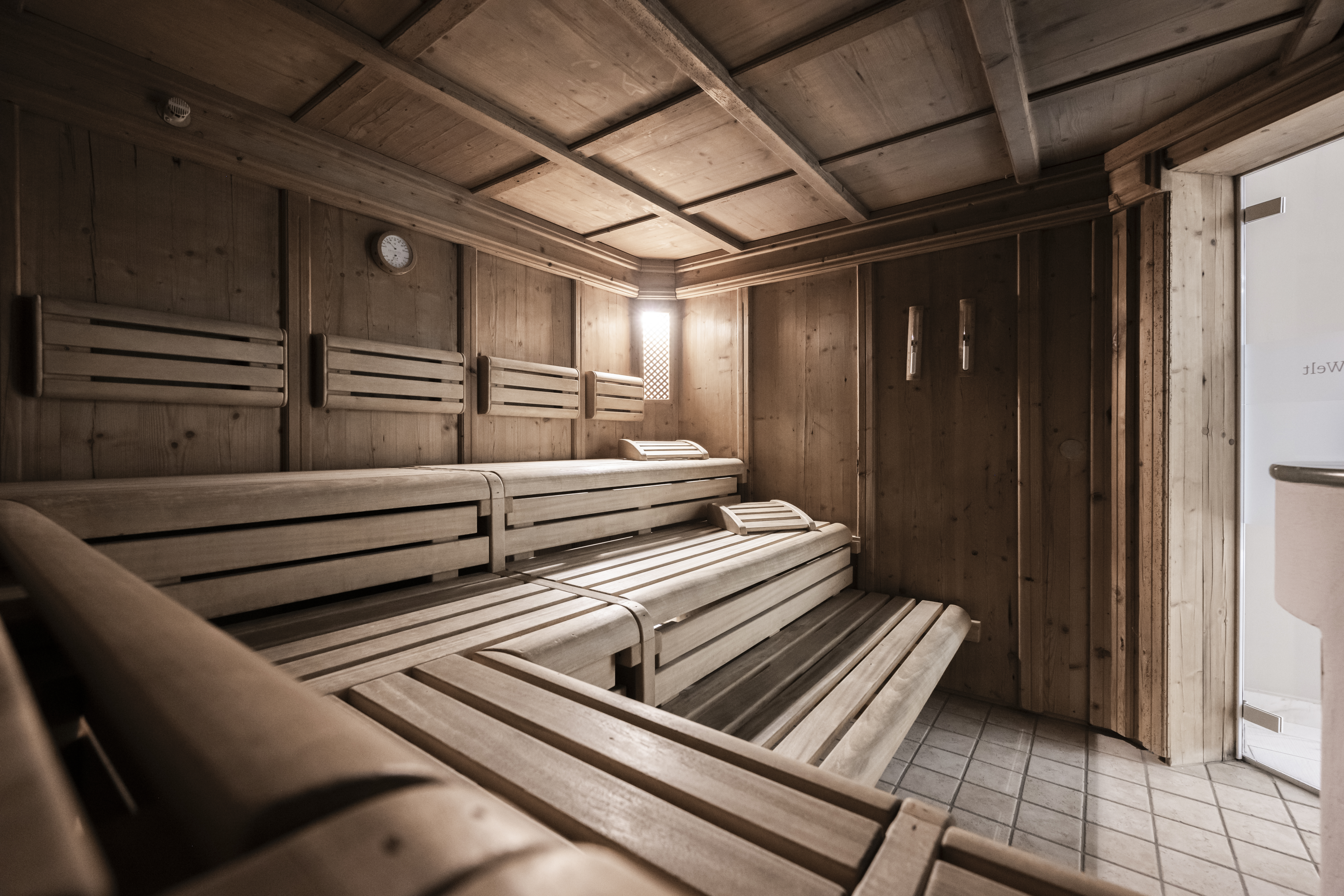 Viktoria Alpine Hideaway Saunen und Bäder im Detail Herbal Sauna