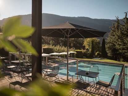 Wellnessurlaub - Dorf Tirol - Poolbar - Design Hotel Tyrol