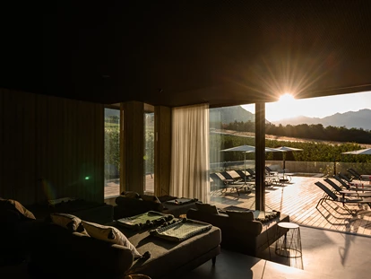 Wellnessurlaub - Dorf Tirol - Ruheraum mit Dachterrasse und Skypool - Design Hotel Tyrol