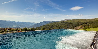 Wellnessurlaub - Oberbozen - Sky Pool - SONNENBERG | Panorama Dolomites Wellbeing