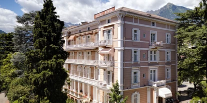 Wellnessurlaub - Dorf Tirol - Hotel Adria Meran Außenansicht - Hotel Adria