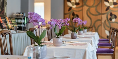 Wellnessurlaub - Dorf Tirol - Frühstück Saal - Hotel Adria