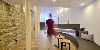 Wellnessurlaub - Klassifizierung: 4 Sterne - Niedersachsen - Eingangsbereich Wellness - sonnenresort ETTERSHAUS