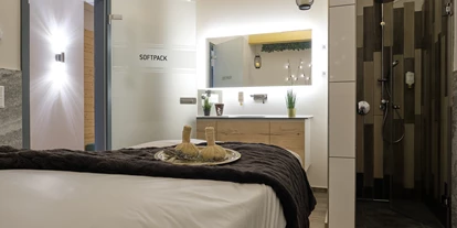 Wellnessurlaub - Klassifizierung: 4 Sterne - Niedersachsen - Massageraum - sonnenresort ETTERSHAUS