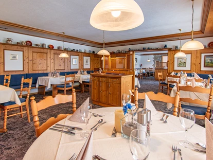 Wellnessurlaub - Hotel-Schwerpunkt: Wellness & Beauty - Hildrizhausen - Restaurant vorderer Bereich - Wellnesshotel Hohenrodt ****