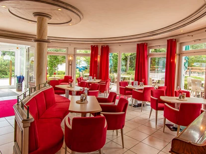 Wellnessurlaub - Hotel-Schwerpunkt: Wellness & Beauty - Hildrizhausen - Lobby mit Sitzgelegenheit - Wellnesshotel Hohenrodt ****