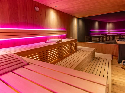 Wellnessurlaub - Hotel-Schwerpunkt: Wellness & Beauty - Hildrizhausen - Außensauna Innenansicht - Wellnesshotel Hohenrodt ****
