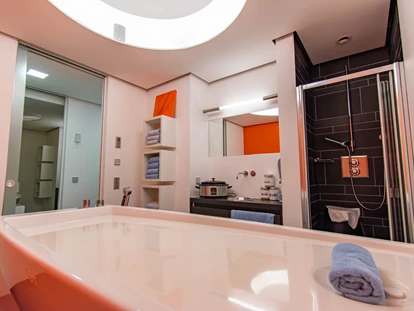 Wellnessurlaub - Hotel-Schwerpunkt: Wellness & Beauty - Hildrizhausen - Nassmassageliege Wellnessanwendungen - Wellnesshotel Hohenrodt ****