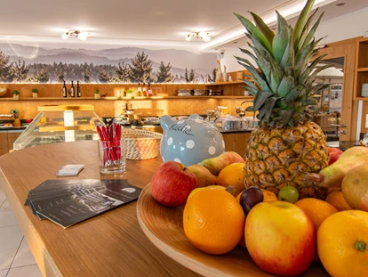 Wellnessurlaub - Hotel-Schwerpunkt: Wellness & Beauty - Hildrizhausen - Restaurant Buffetansicht - Wellnesshotel Hohenrodt ****