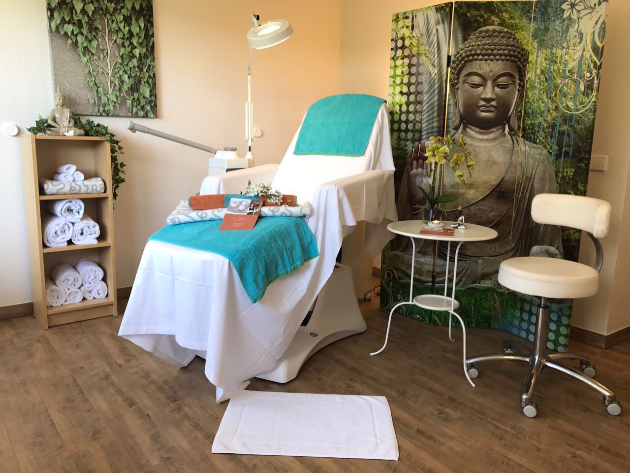 Wellnesshotel Sonnenhof & Sonnhalde Behandlungen im Detail Maniküre und Pediküre