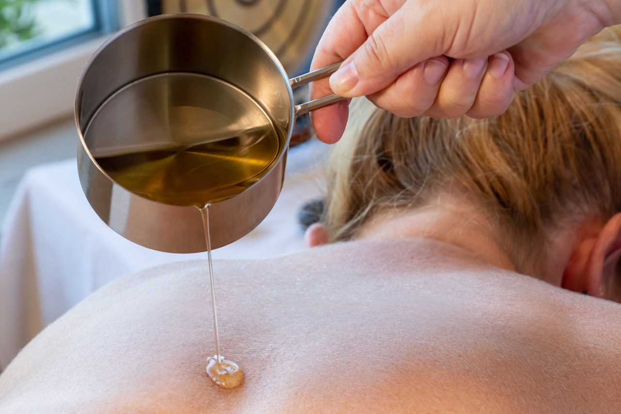 Wellnesshotel Sonnenhof & Sonnhalde Massagen im Detail Lomi Lomi-Massage