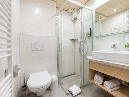 Wellnessurlaub - Seminarraum - Schallstadt - Badbeispiel Comfort - Wellnesshotel Sonnenhof & Sonnhalde